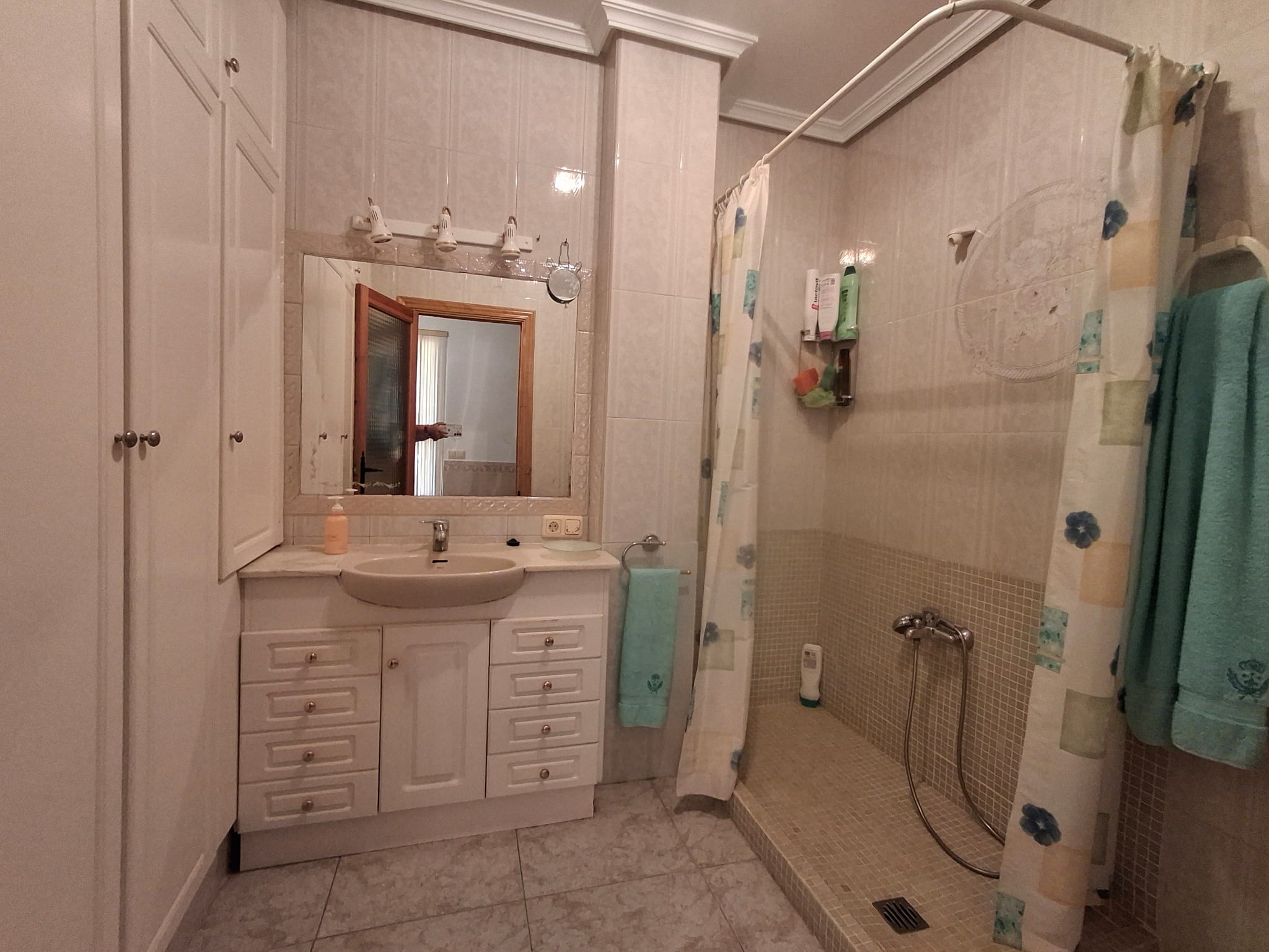 Se vende vivienda unifamiliar seminueva